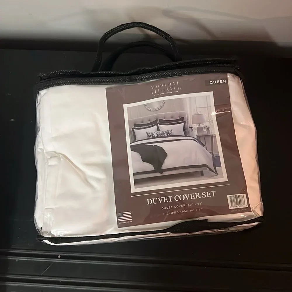 NWT‎ Queen Hotel Border duvet cover set